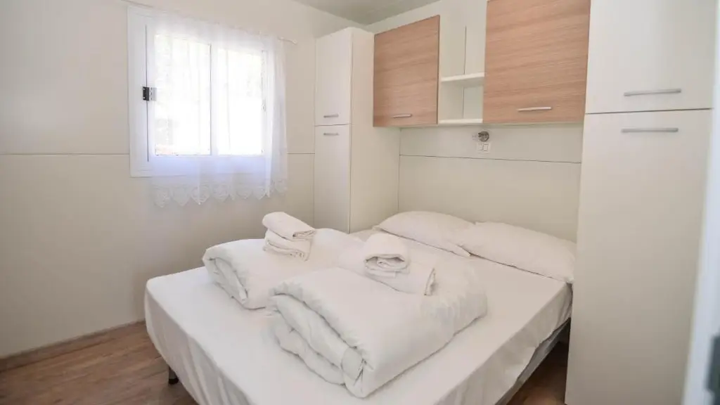 Camping Azzurro directly on Lake Ledro in Pieve di Ledro – 2