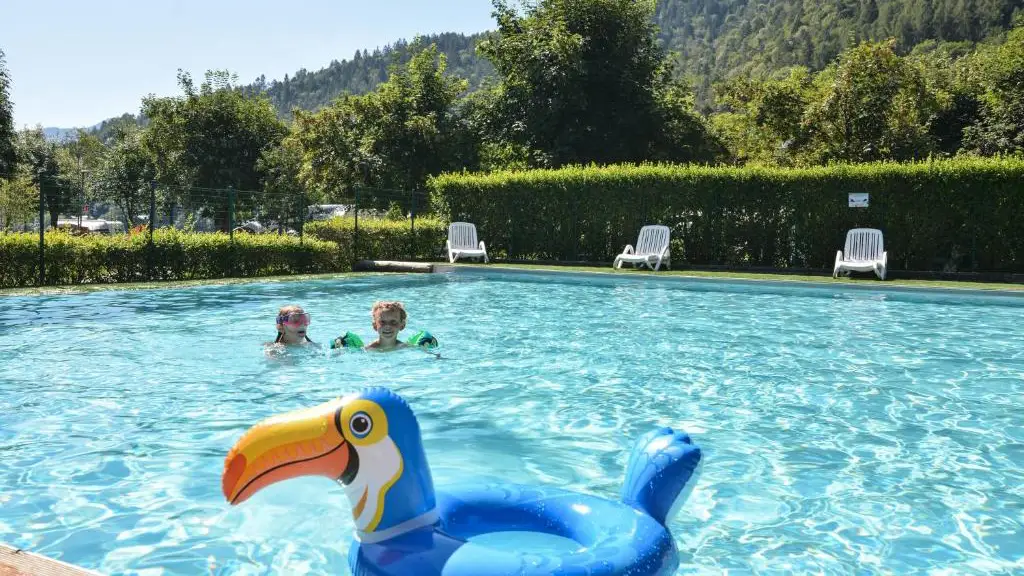 Camping Azzurro directly on Lake Ledro in Pieve di Ledro – 3