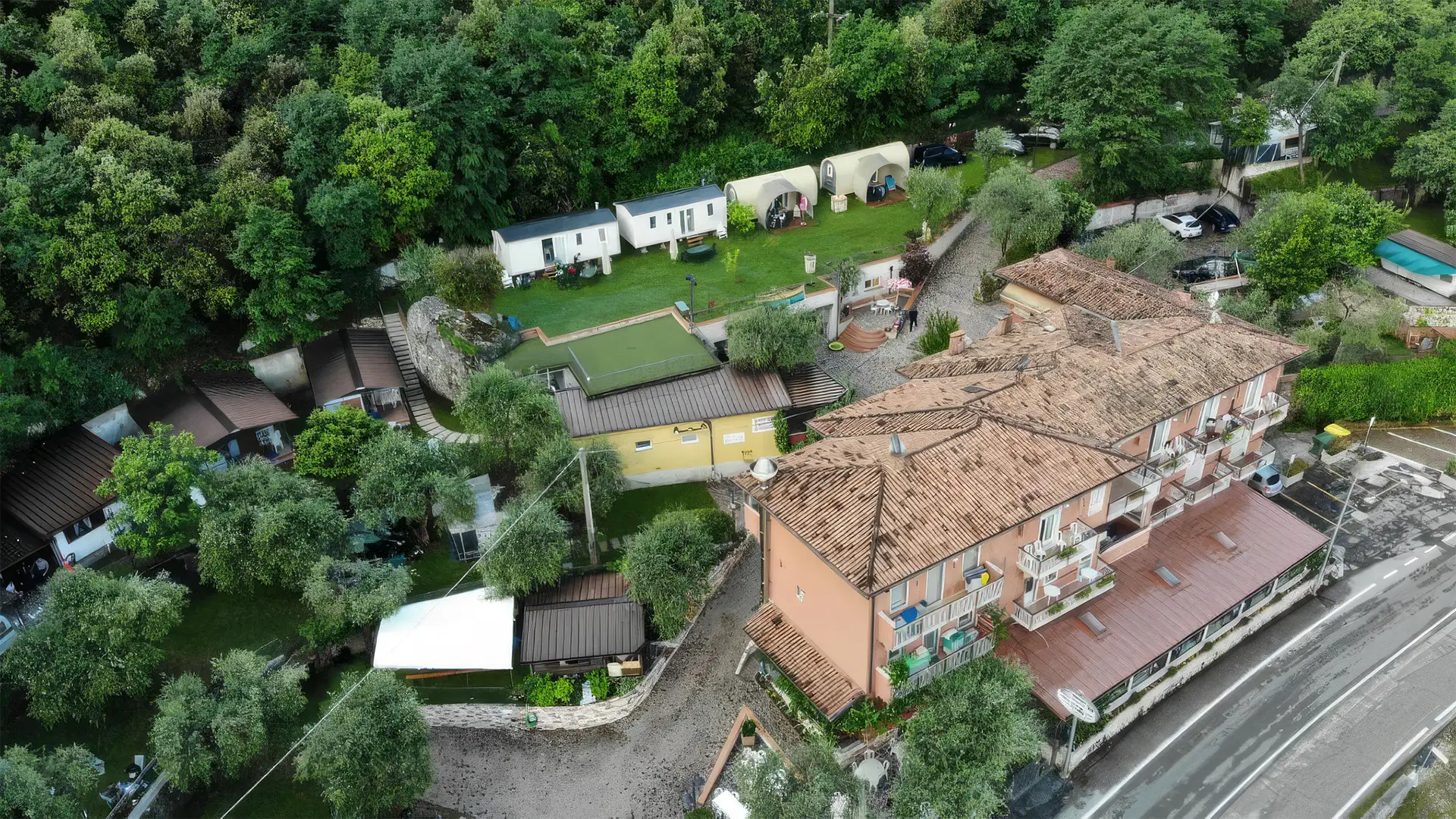 Camping Alpino - Nature Village – Campingplatz am Gardasee bei Malcesine