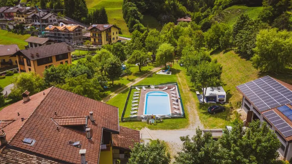 Camping Casavecchia in Tiarno di Sopra in the Ledro Valley with pool and green pitches – 2