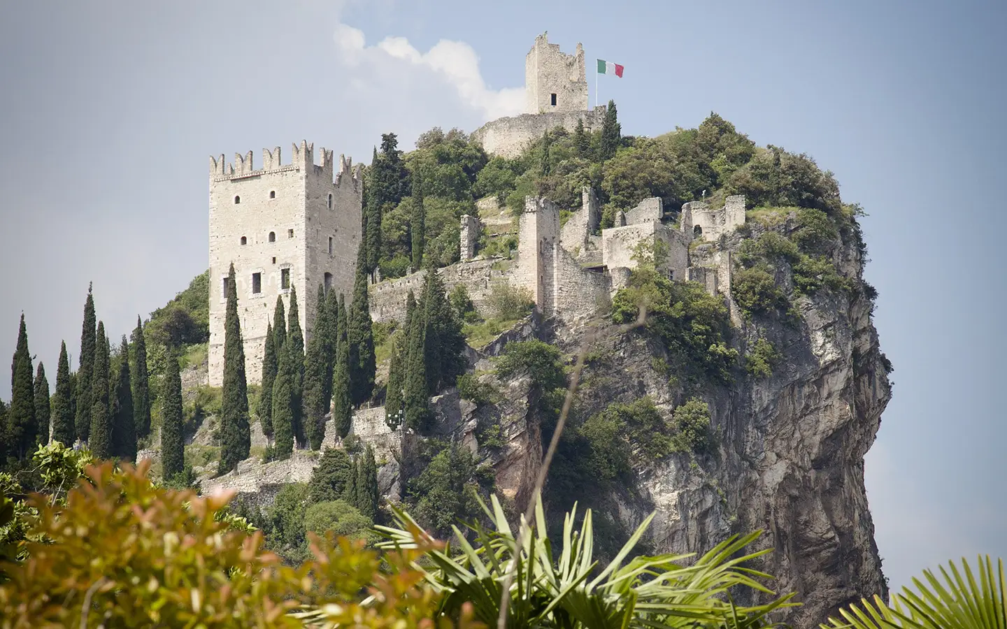 Blick vom Castello di Arco über Arco und das Sarcatal